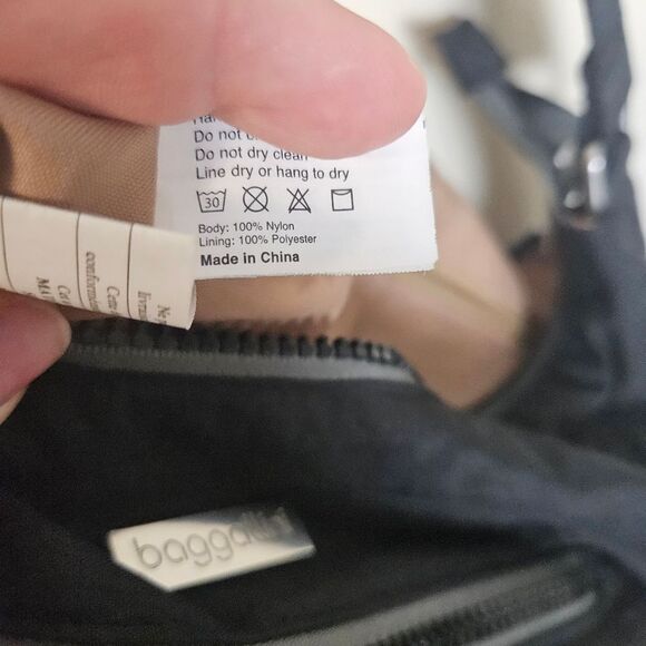 Baggallini Hobo Tote Bag Crossbody Purse Nylon Satchel Black Pocket Vacation Zip - Picture 5 of 5